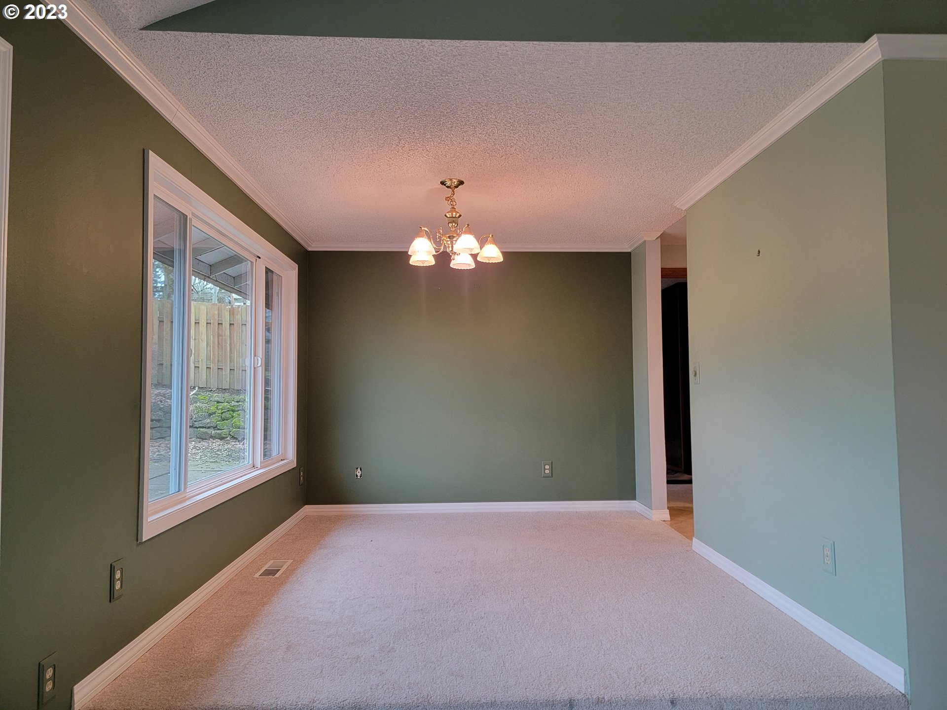 17515 Springhill Place Gladstone, OR 97027 - Photo 5 of 22 Gallery Image 5