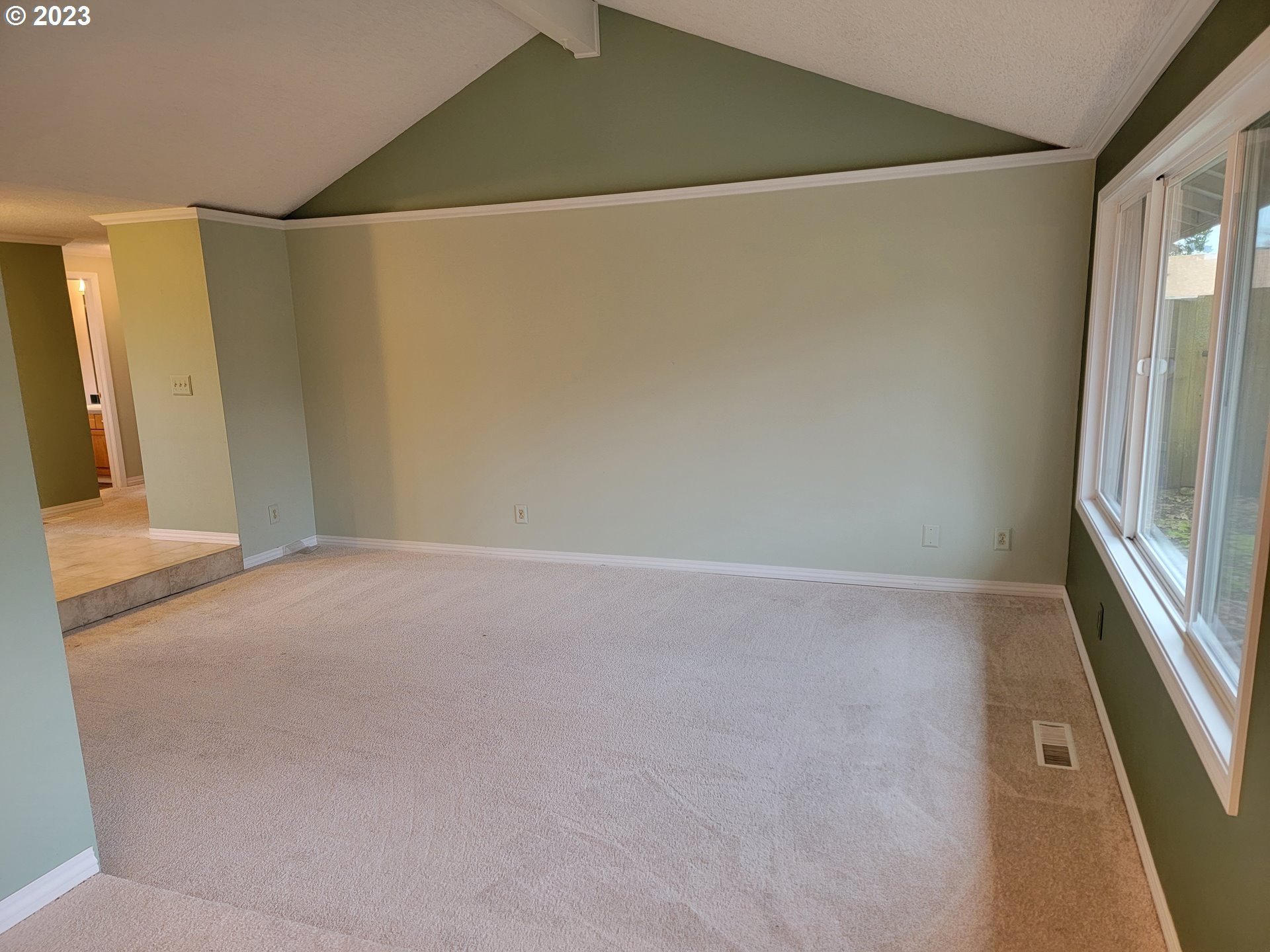 17515 Springhill Place Gladstone, OR 97027 - Photo 6 of 22 Gallery Image 6