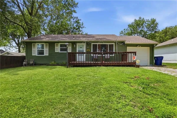 $199,900 | 504 Northeast Lynn Street, Lee's Summit, MO 64063