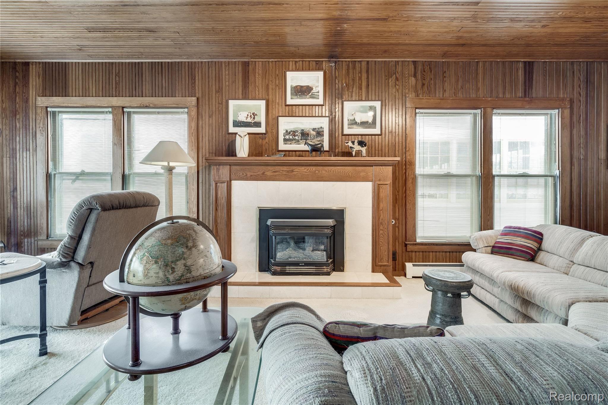 1828 Cass Lake Front Road Keego Harbor, MI 48320 - Photo 18 of 51 AL1OJL0Q.jpg