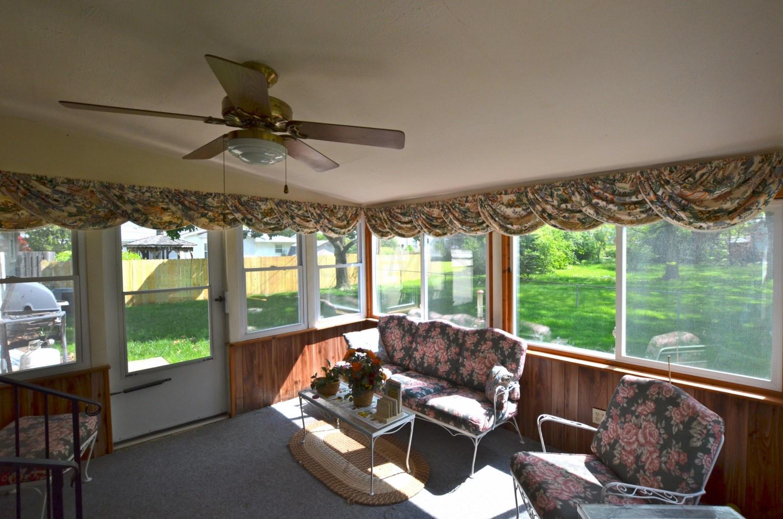 5340 Sprucewood Road Columbus, OH 43229 - Photo 11 of 31
