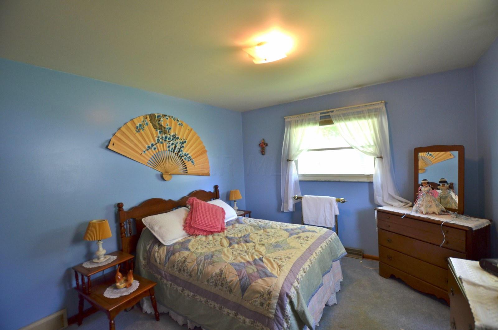 5340 Sprucewood Road Columbus, OH 43229 - Photo 18 of 31