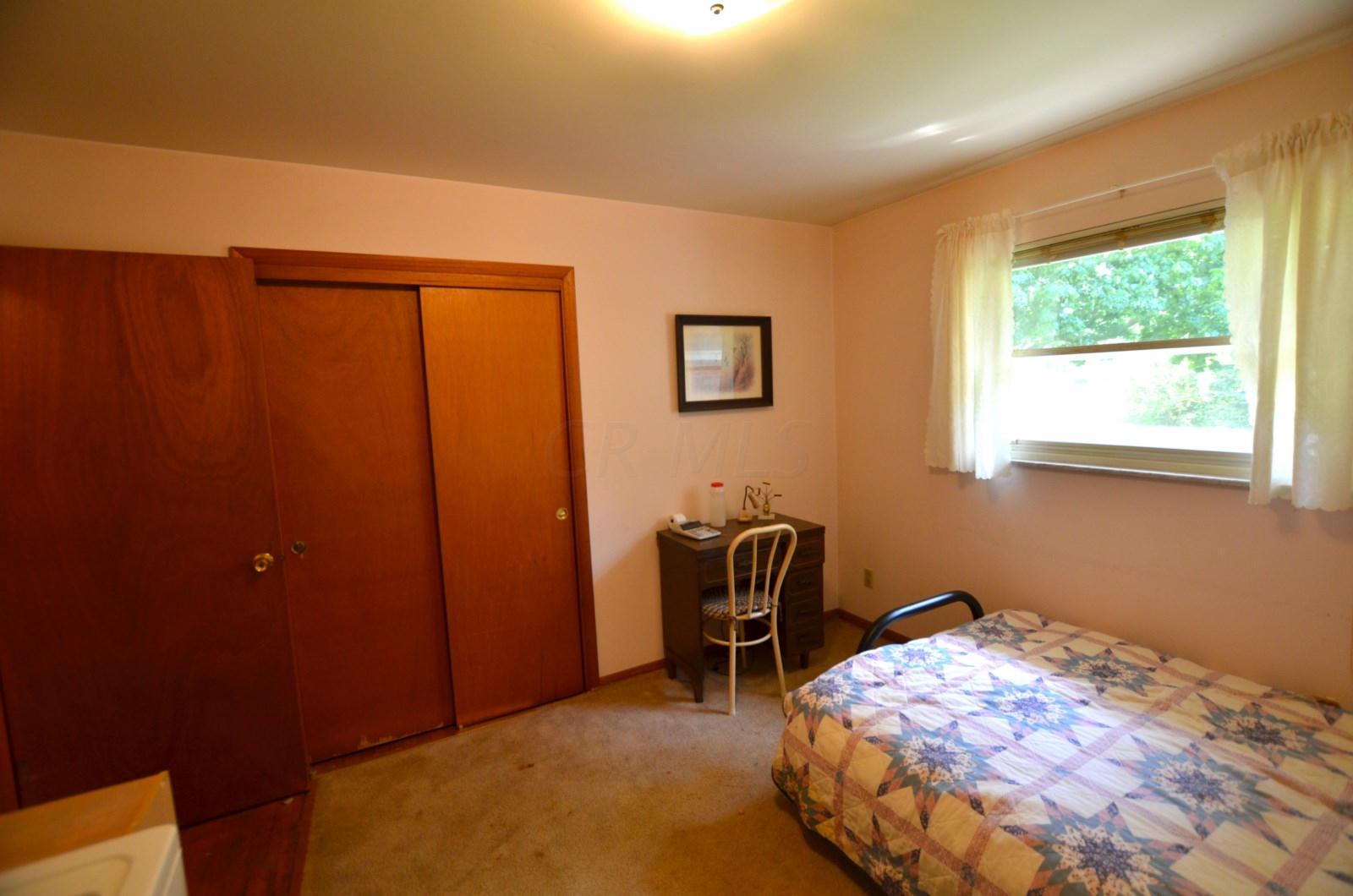 5340 Sprucewood Road Columbus, OH 43229 - Photo 20 of 31