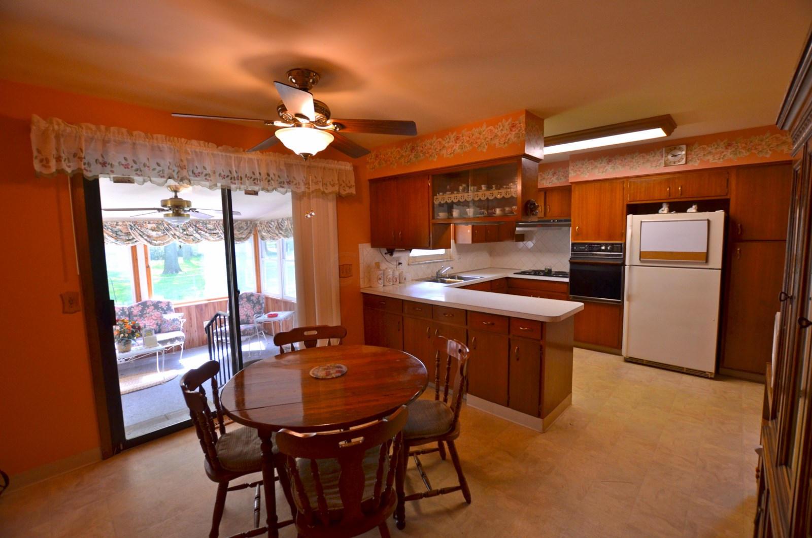 5340 Sprucewood Road Columbus, OH 43229 - Photo 5 of 31