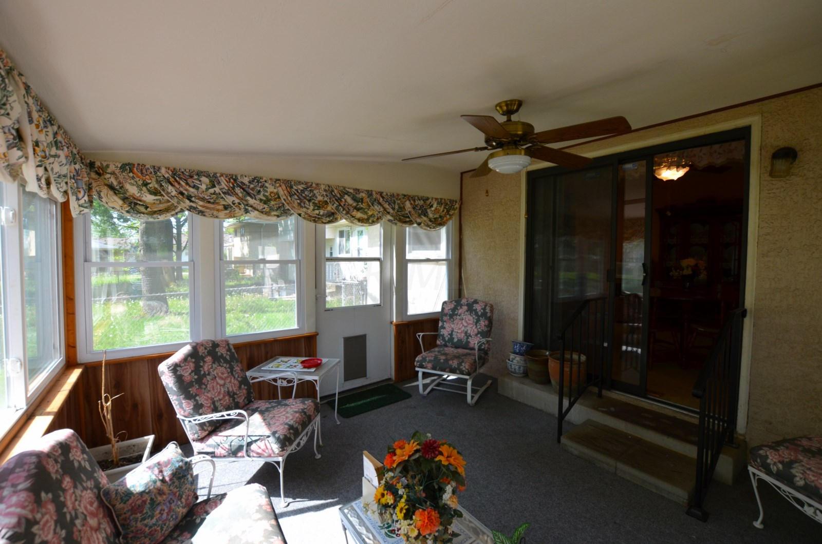 5340 Sprucewood Road Columbus, OH 43229 - Photo 10 of 31