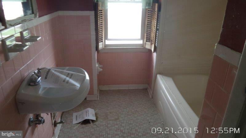 5679 Leiden Road Baltimore, MD 21206 - Photo 12 of 12 Bath