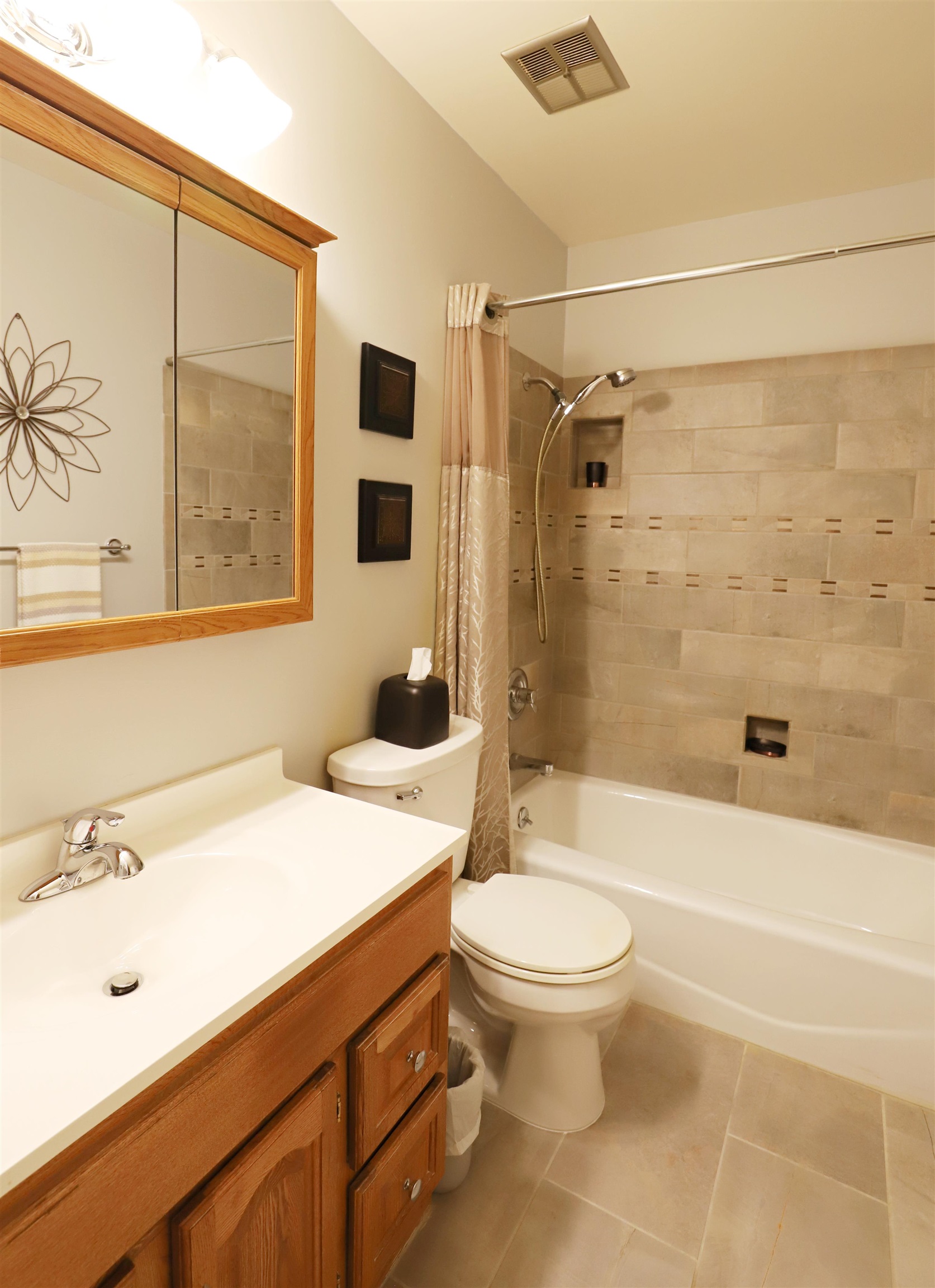 321 Primrose Lane Flushing, MI 48433 - Photo 15 of 22 50123277-14.JPG