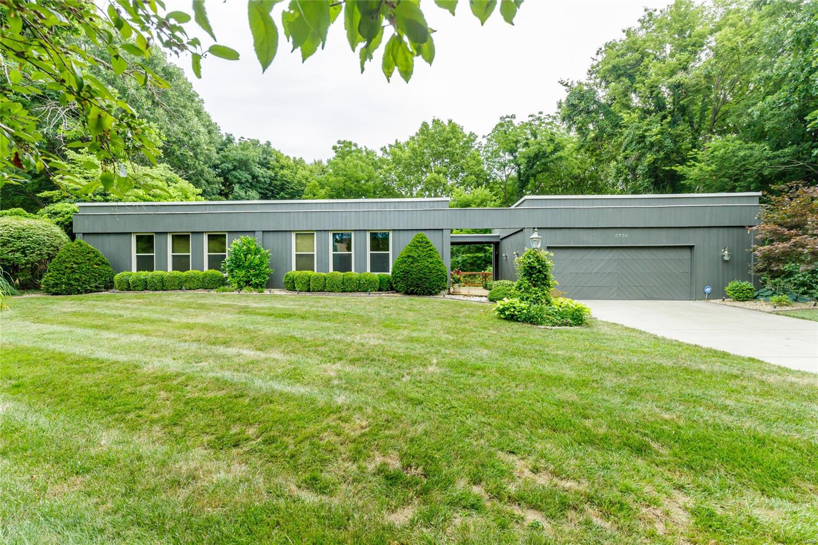 3732 Runnymede Drive, St. Charles, MO 63301 Compass