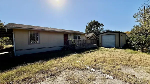 a front view of house with yard