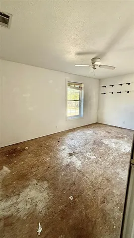 $174,995 | 113 Adolphus Avenue, Lake Dallas, TX 75065