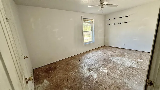 $174,995 | 113 Adolphus Avenue, Lake Dallas, TX 75065