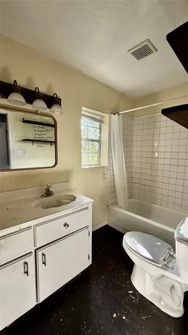 $174,995 | 113 Adolphus Avenue, Lake Dallas, TX 75065