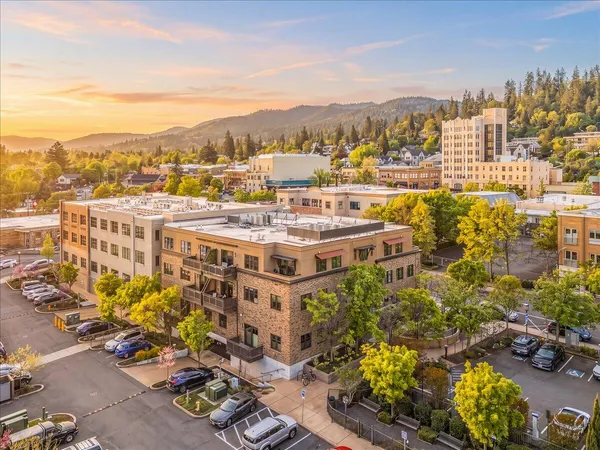 $775,000 | 175 Lithia Way, Unit 303, Ashland, OR 97520