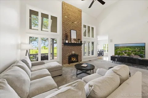 $949,900 | 2460 Bird Lane, Batavia, IL 60510
