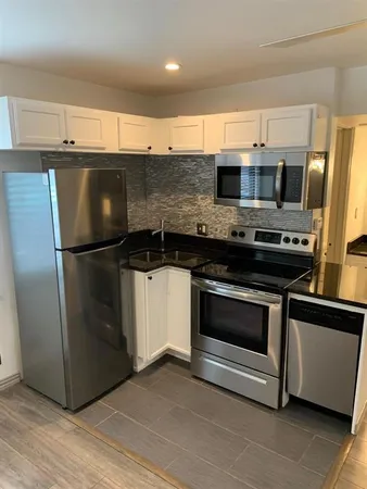 $800 | 2800 Douglas Avenue, Unit 112, Dallas, TX 75219