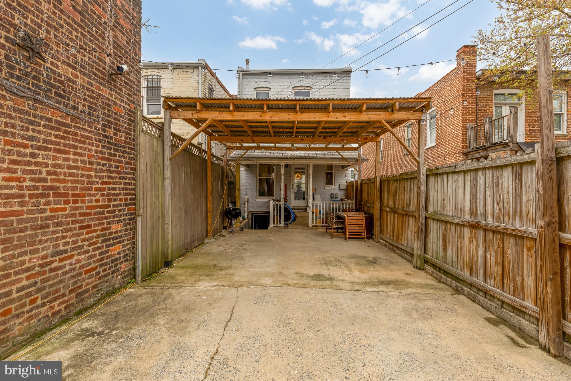 421 10th Street Northeast Washington, DC 20002 - Photo 26 of 61 a view of a patio with table and chairs