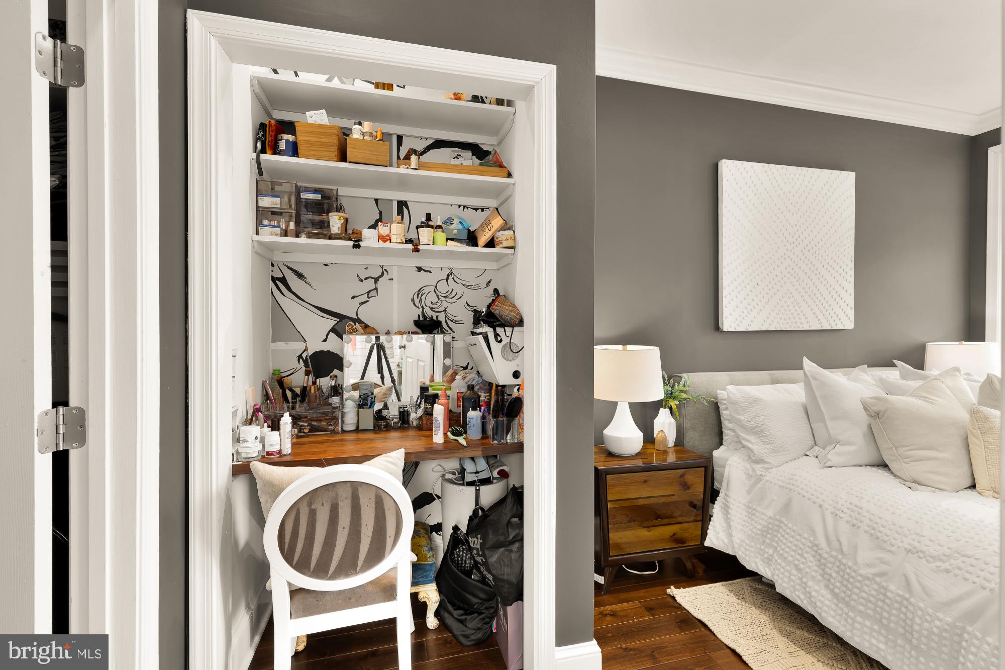 421 10th Street Northeast Washington, DC 20002 - Photo 36 of 61 a living room with furniture and a window