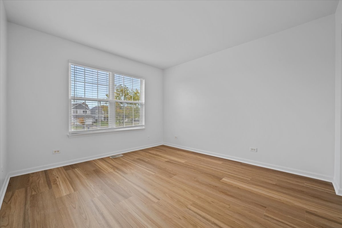 959 Genesee Drive Naperville, IL 60563 - Photo 12 of 21