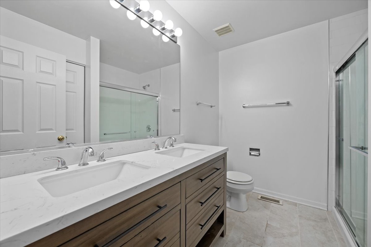 959 Genesee Drive Naperville, IL 60563 - Photo 14 of 21