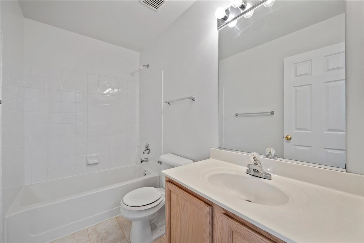 959 Genesee Drive Naperville, IL 60563 - Photo 17 of 21