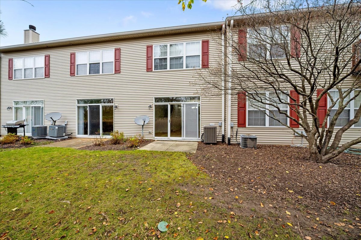 959 Genesee Drive Naperville, IL 60563 - Photo 20 of 21