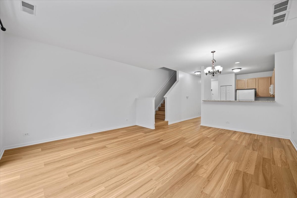 959 Genesee Drive Naperville, IL 60563 - Photo 6 of 21