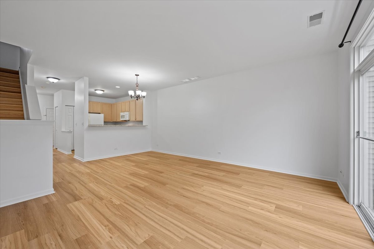 959 Genesee Drive Naperville, IL 60563 - Photo 7 of 21