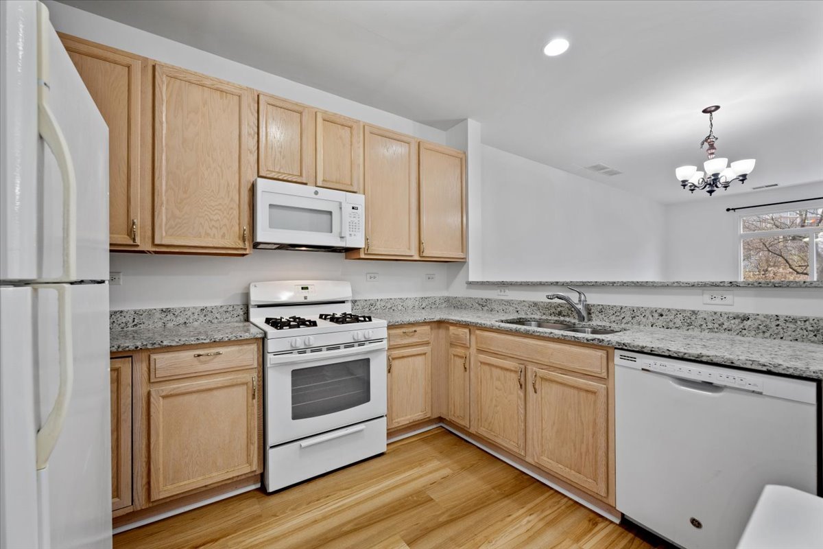 959 Genesee Drive Naperville, IL 60563 - Photo 10 of 21