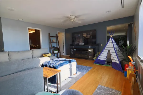 $2,975 | 2525 Greensburg Pike, Unit 305, Pittsburgh, PA 15221