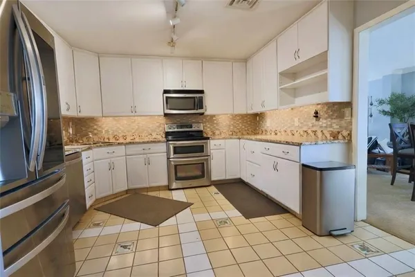 $2,975 | 2525 Greensburg Pike, Unit 305, Pittsburgh, PA 15221