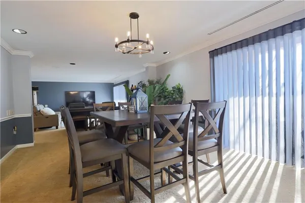 $2,975 | 2525 Greensburg Pike, Unit 305, Pittsburgh, PA 15221