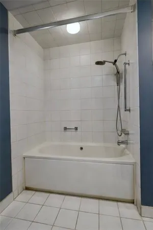 $2,975 | 2525 Greensburg Pike, Unit 305, Pittsburgh, PA 15221