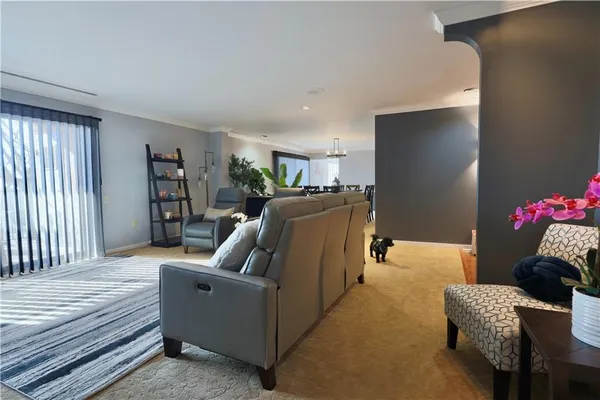 $2,975 | 2525 Greensburg Pike, Unit 305, Pittsburgh, PA 15221