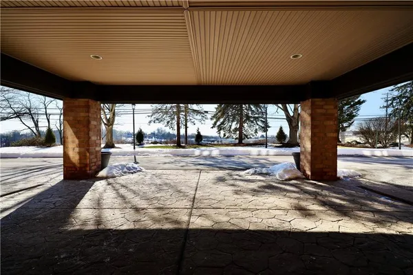 $2,975 | 2525 Greensburg Pike, Unit 305, Pittsburgh, PA 15221