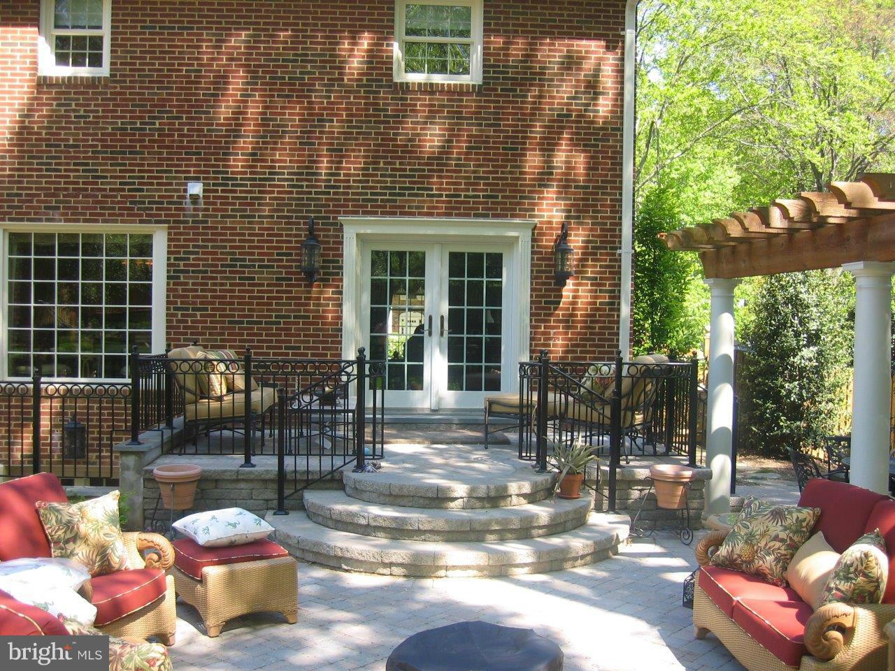 8021 Falstaff Road McLean, VA 22102 - Photo 26 of 27 Exterior (Rear)