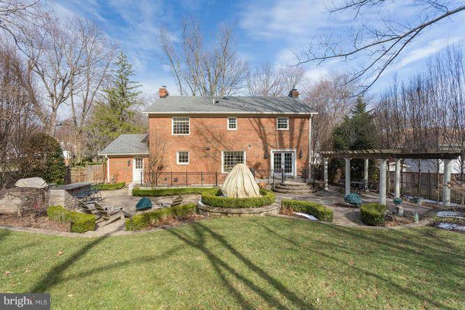 8021 Falstaff Road McLean, VA 22102 - Photo 27 of 27 Exterior (Rear)
