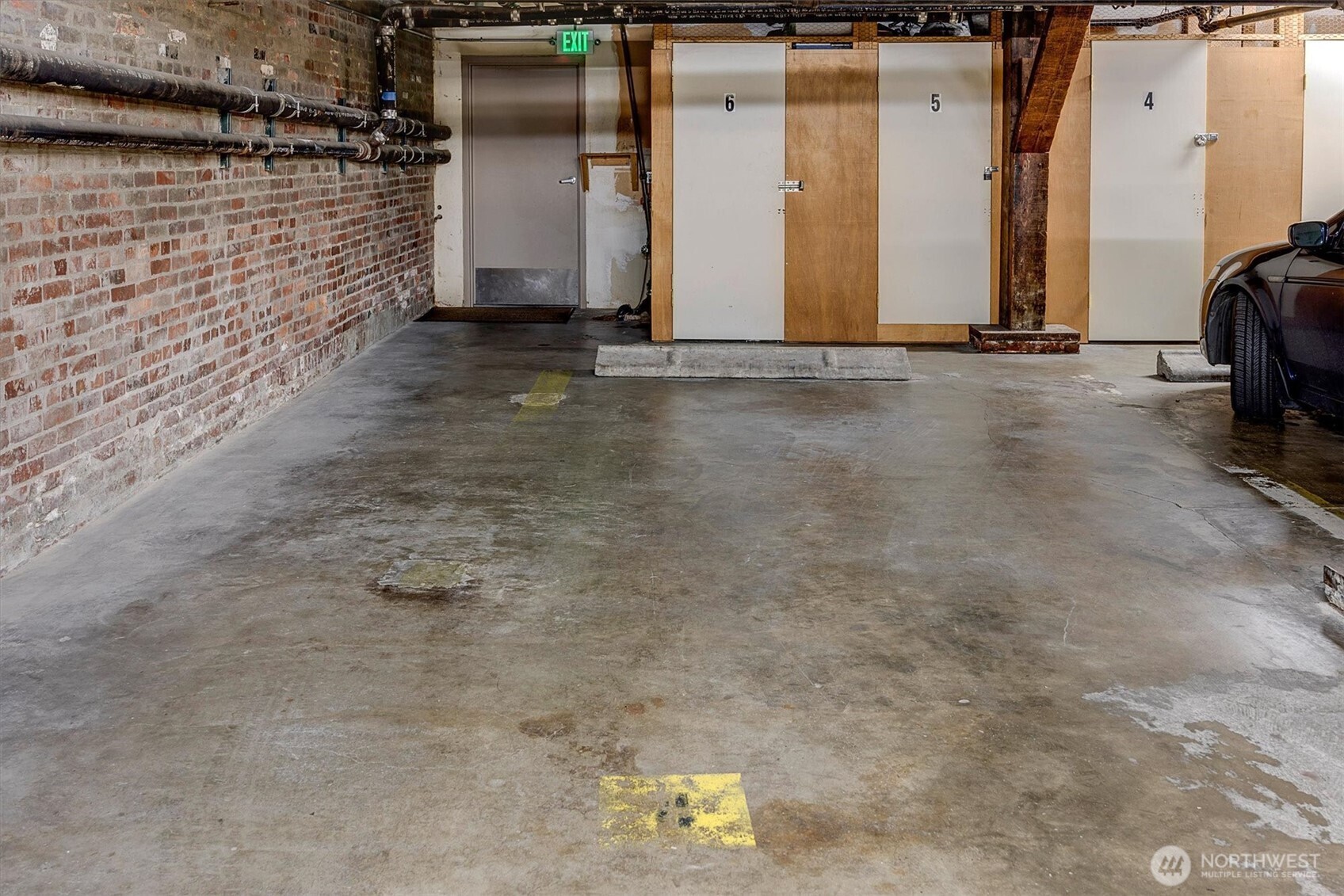 121 South Jackson Street, Unit 4 Seattle, WA 98104 - Photo 27 of 38