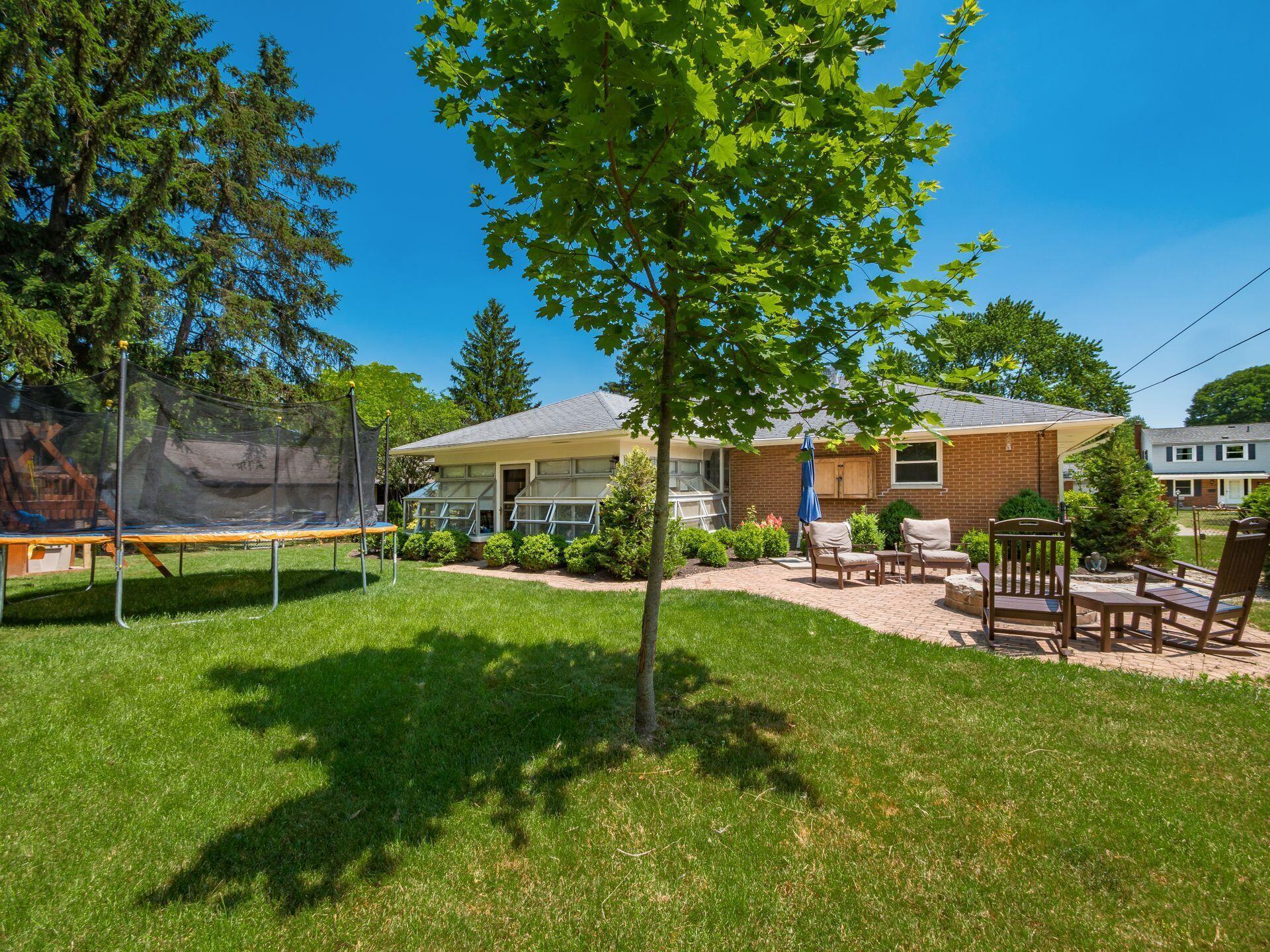4311 Kendale Road Columbus, OH 43220 - Photo 29 of 34 036_7d45_i 2311 Kendale 065-2