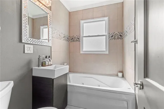 $325,000 | 1305 West 29th Street South, Independence, MO 64052