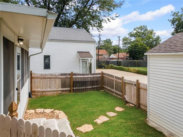 $325,000 | 1305 West 29th Street South, Independence, MO 64052