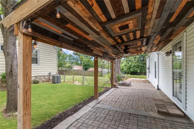 $325,000 | 1305 West 29th Street South, Independence, MO 64052