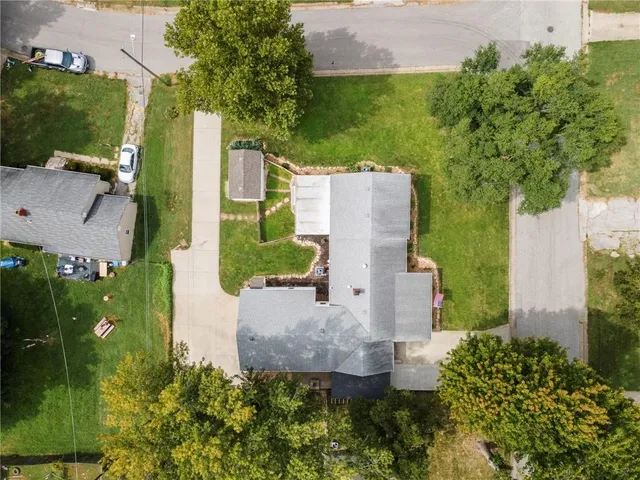 $325,000 | 1305 West 29th Street South, Independence, MO 64052