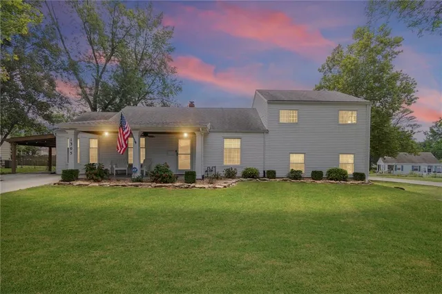 $325,000 | 1305 West 29th Street South, Independence, MO 64052