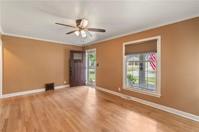 $325,000 | 1305 West 29th Street South, Independence, MO 64052