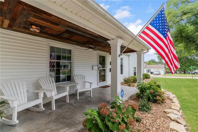 $325,000 | 1305 West 29th Street South, Independence, MO 64052