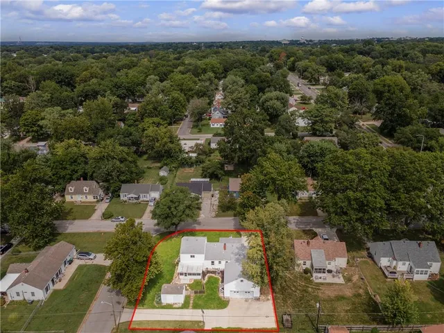 $325,000 | 1305 West 29th Street South, Independence, MO 64052