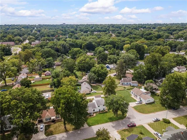 $325,000 | 1305 West 29th Street South, Independence, MO 64052