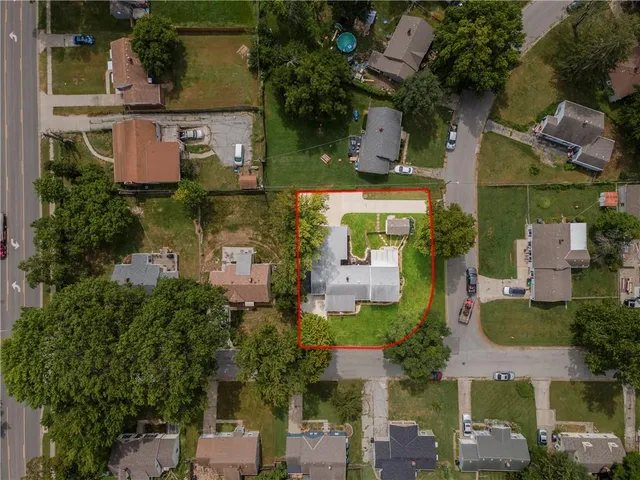 $325,000 | 1305 West 29th Street South, Independence, MO 64052