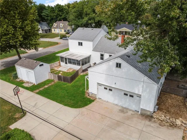 $325,000 | 1305 West 29th Street South, Independence, MO 64052