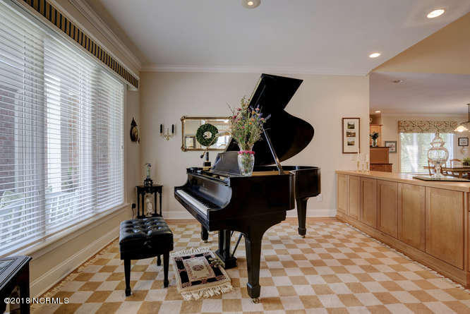 802 Fox Ridge Lane Wilmington, NC 28405 - Photo 5 of 33 802 Fox Ridge Ln Wilmington NC-small-004